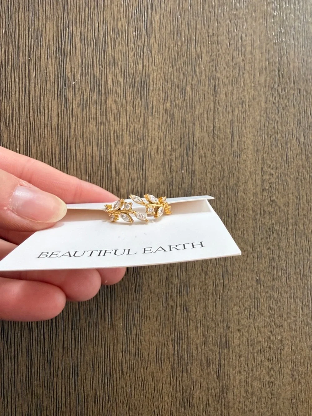 Beautiful Earth Gold Leaf Crystal Ring - Gold - Picture 2 of 2